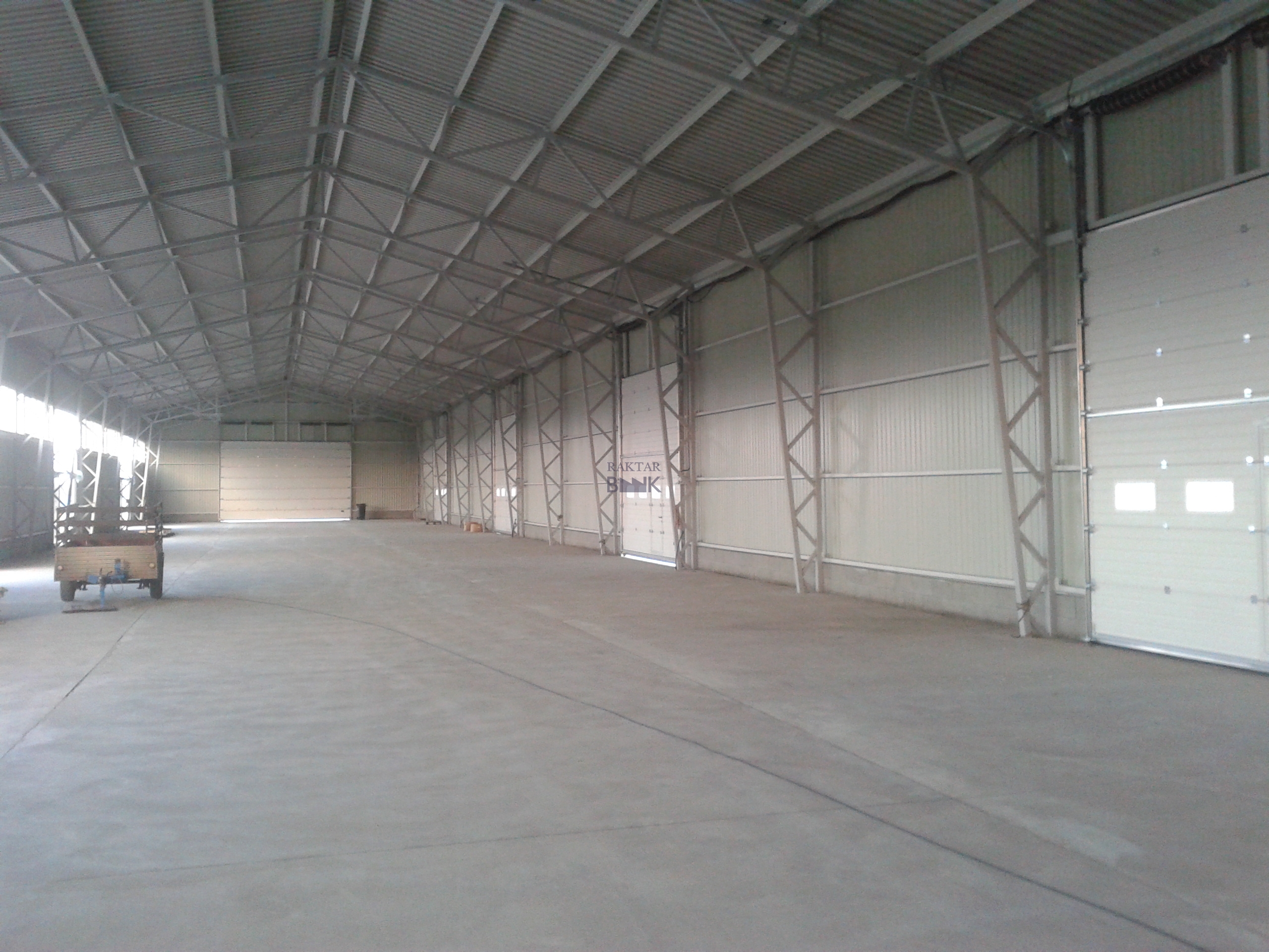 Kiadó Raktár - Dunaújváros M6 CENTRUM LEJÁRÓ - /m2/hó-kép(9749)