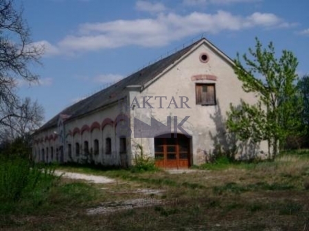 Kiadó Raktár - Nádasdladány  - 600 Ft/m2/hó-kép(11381)