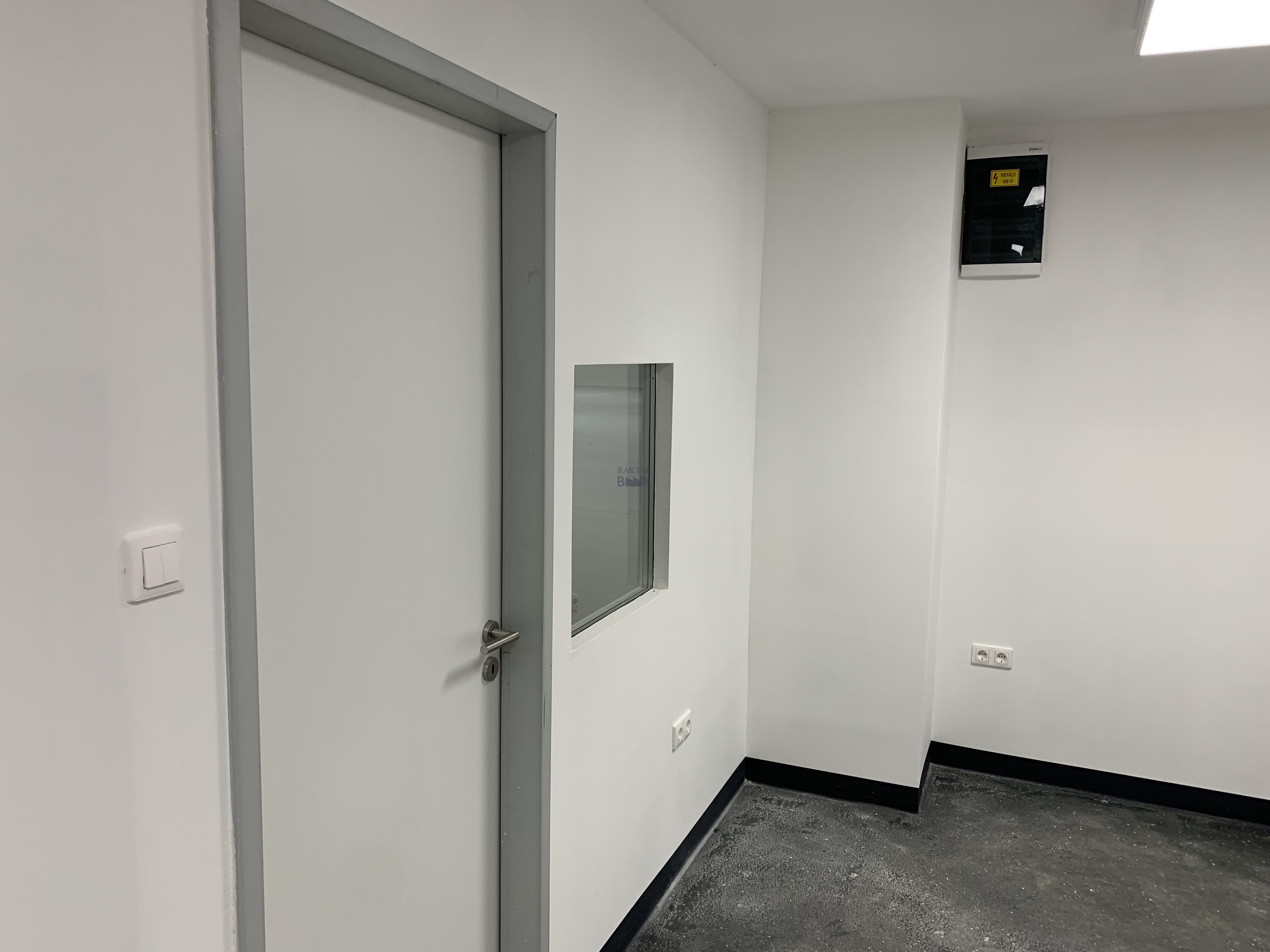 Kiadó Raktár - Szombathely Szövő utca  - 1 200 Ft/m2/hó-kép(16063)