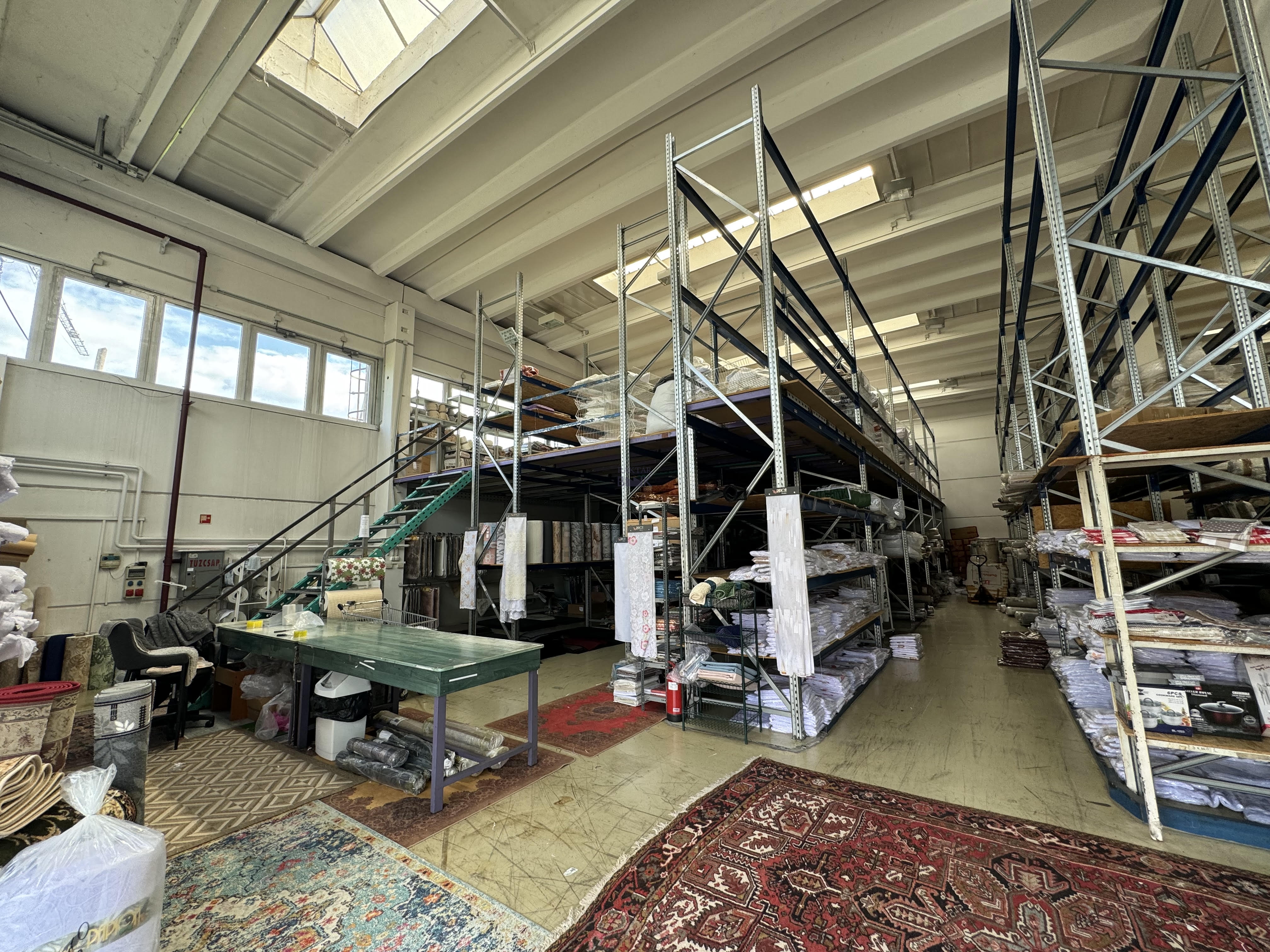 Kiadó Raktár - X. kerület Tündérfürt utca - 1 990 000,0 EUR/m2/hó-kép(16439)