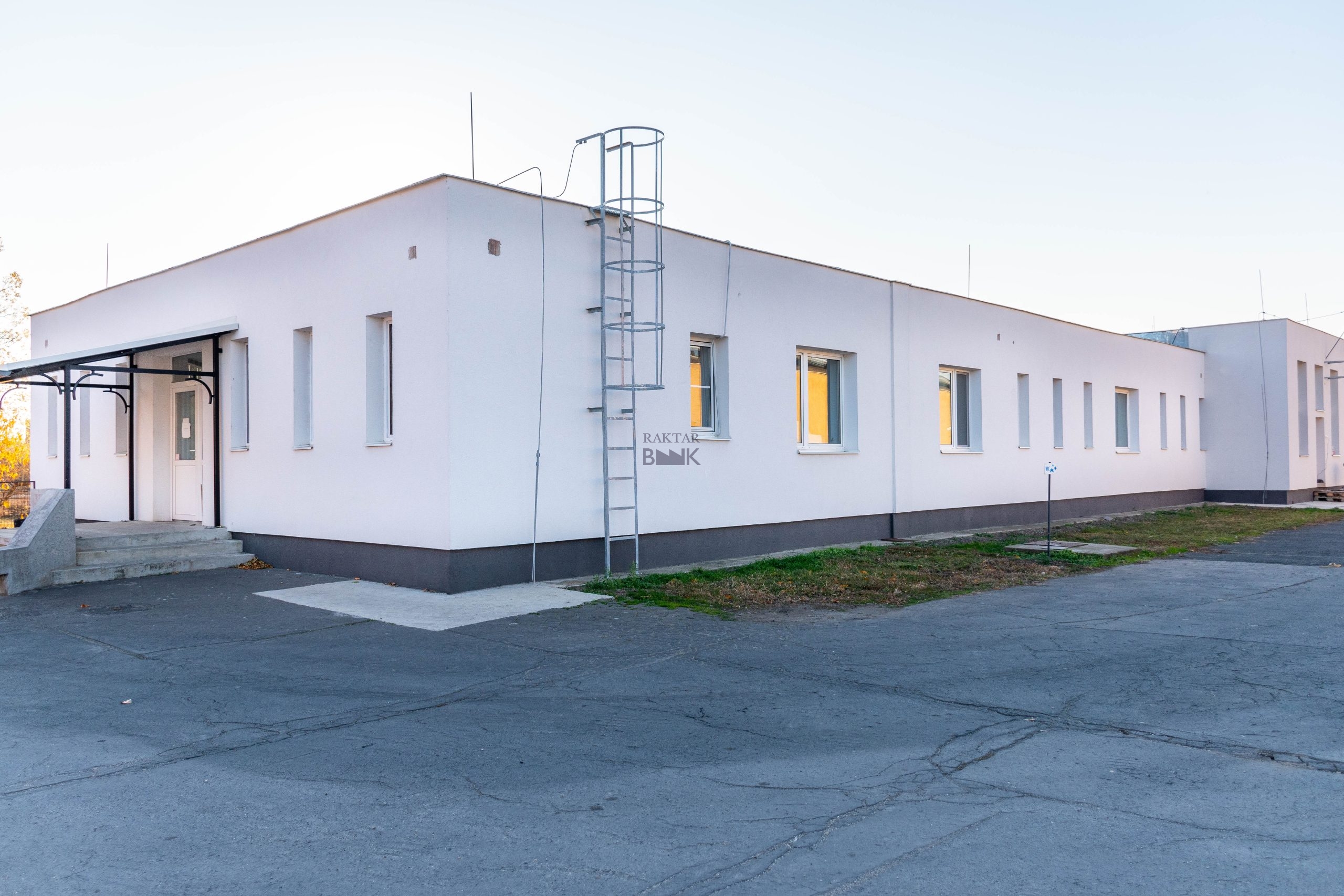 Kiadó Raktár - Berettyóújfalu Keresztesi u  - 1 100 Ft/m2/hó-kép(10368)