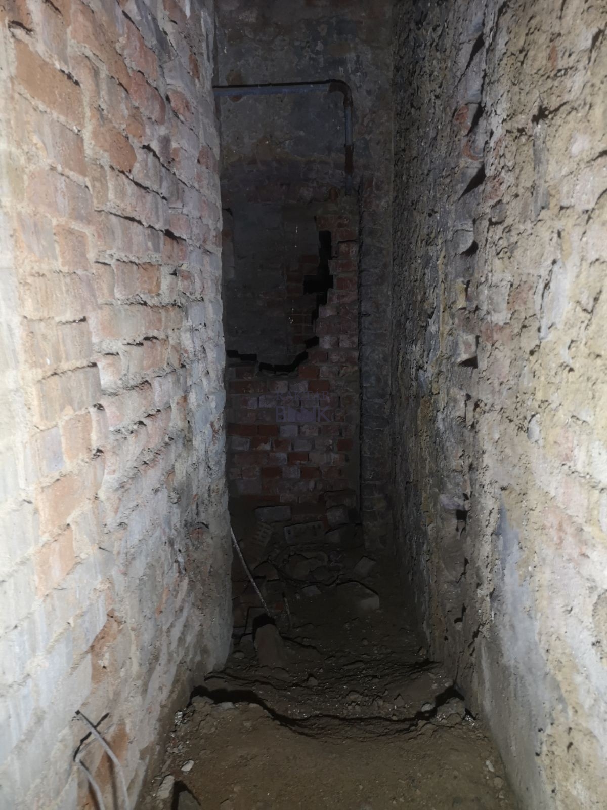 Kiadó Raktár - Szombathely Fő tér  - 1 000 Ft/m2/hó-kép(15378)