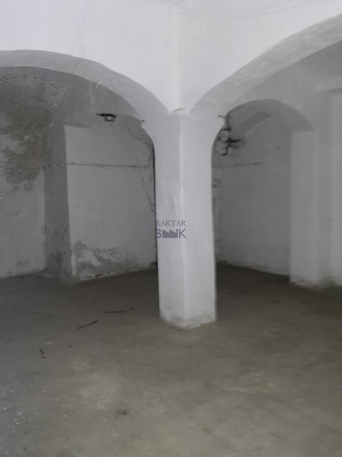Kiadó Raktár - Szombathely Thököly utca  - 1 000 Ft/m2/hó-kép(15397)