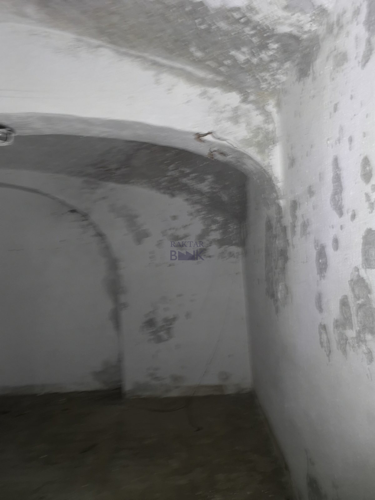 Kiadó Raktár - Szombathely Thököly utca  - 1 000 Ft/m2/hó-kép(15398)