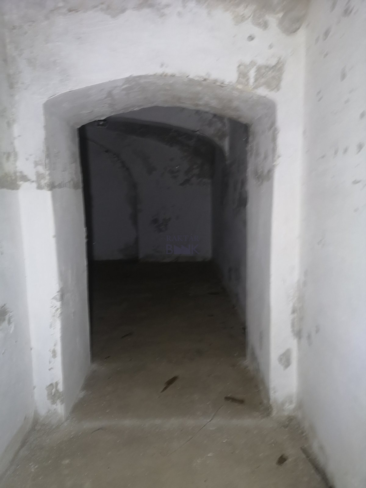 Kiadó Raktár - Szombathely Thököly utca  - 1 000 Ft/m2/hó-kép(15399)