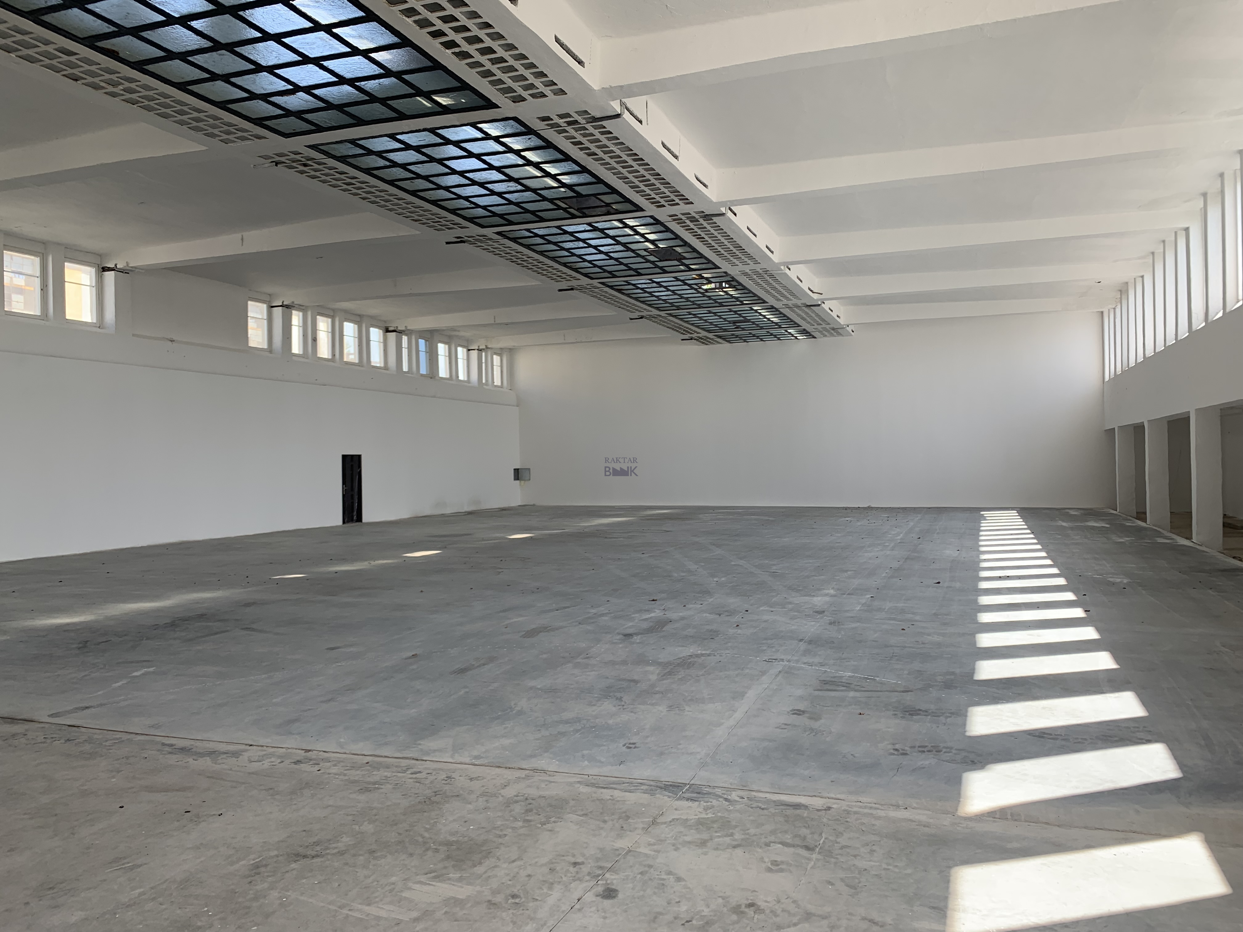 Kiadó Raktár - Szombathely Szövő utca  - 1 200 Ft/m2/hó-kép(16061)