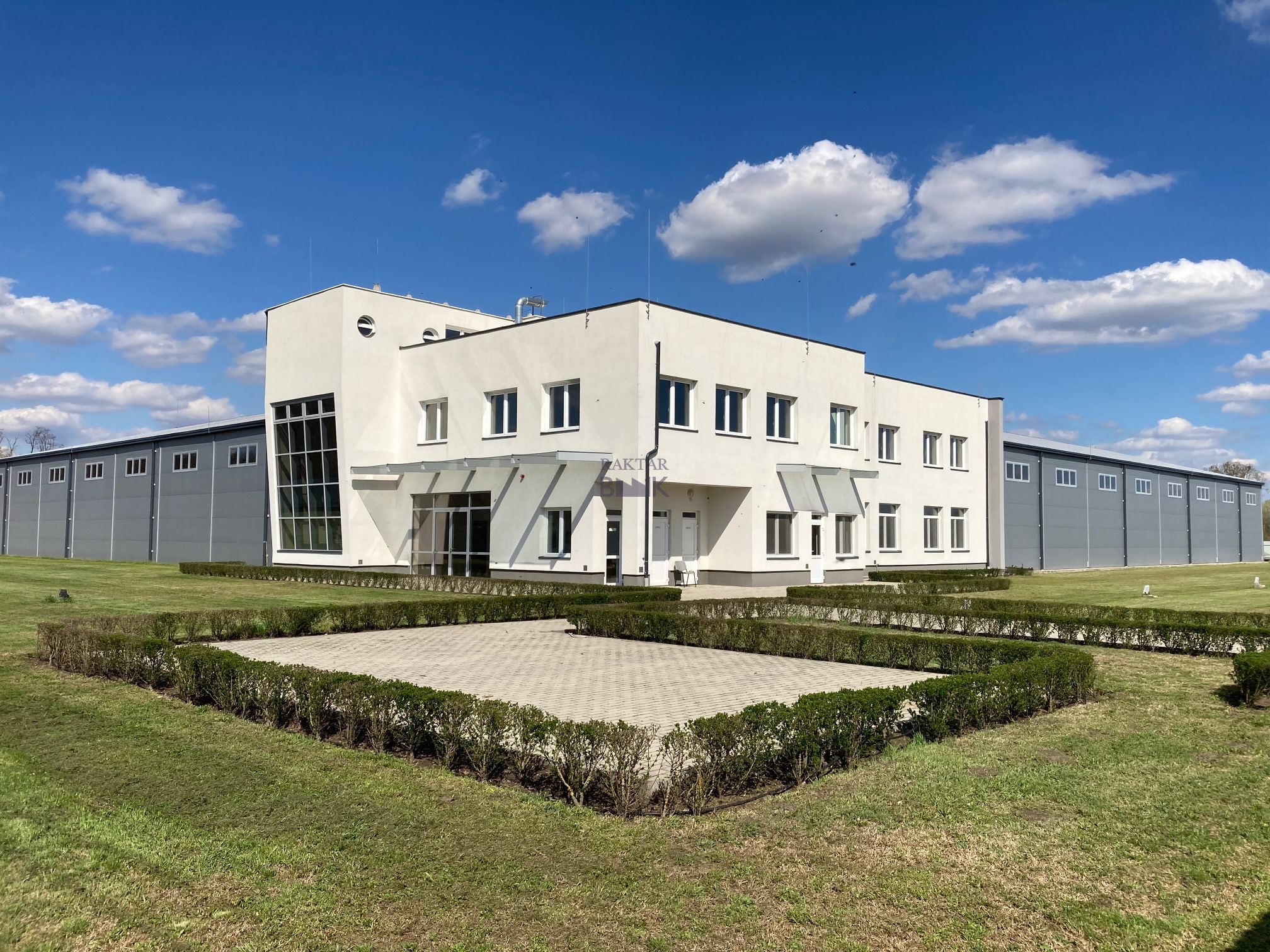 Kiadó Raktár - Újléta Akácfa utca - 1 500 Ft/m2/hó-kép(13708)