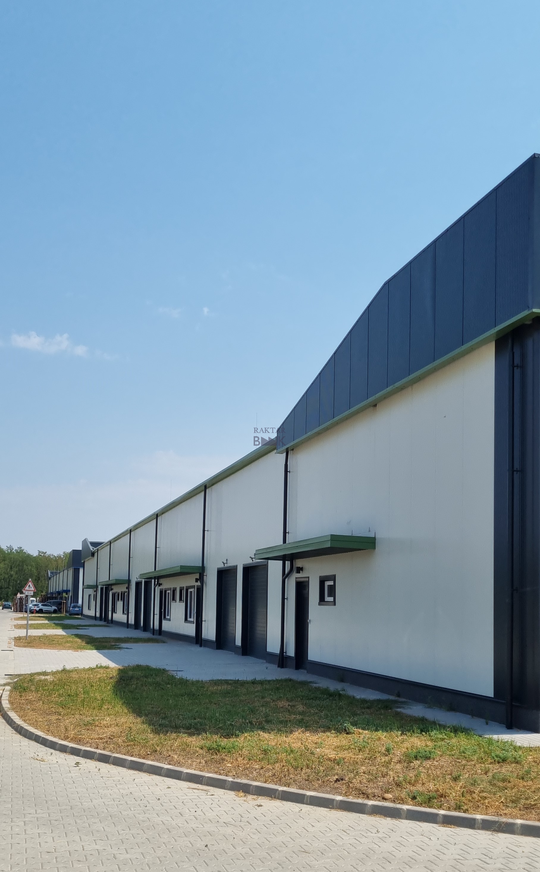 Kiadó Raktár - Vecsés Ipari Park - 5,5 EUR/m2/hó-kép(17087)