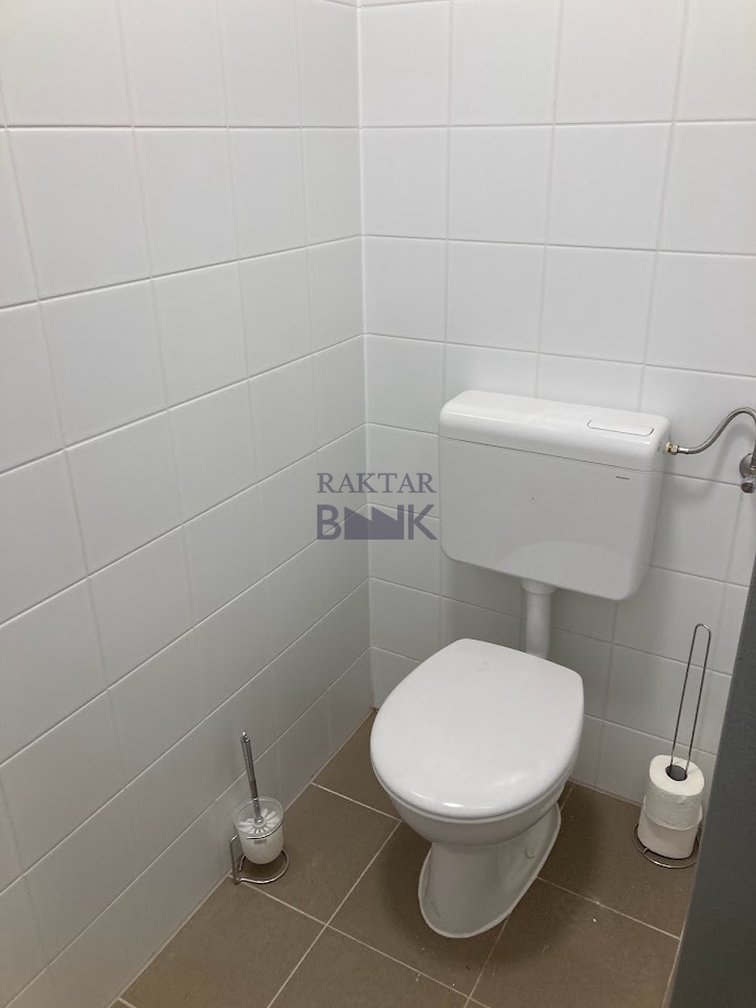 Kiadó Raktár - Veszprém Ciklámen utca - 2 500,0 EUR/m2/hó-kép(16134)