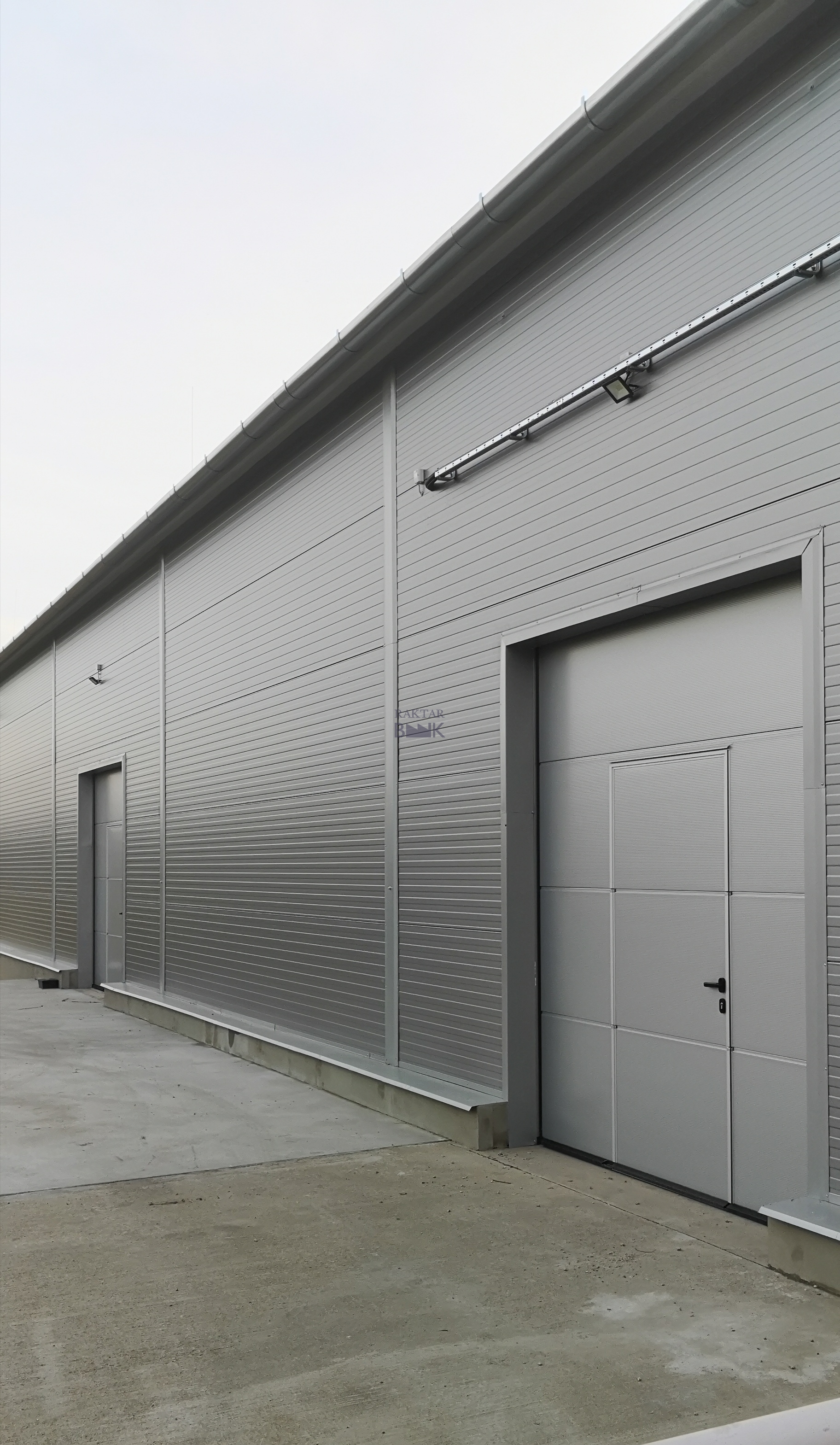 Kiadó Raktár - Békéscsaba Ipari út - 1 200 Ft/m2/hó-kép(15093)