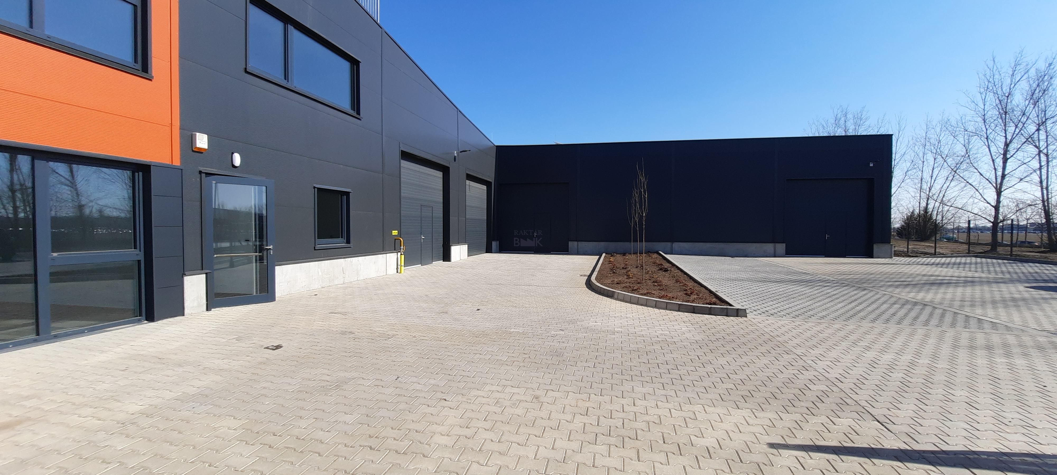 Kiadó Raktár - Kecskemét Daimler út - 5,0 EUR/m2/hó-kép(10450)