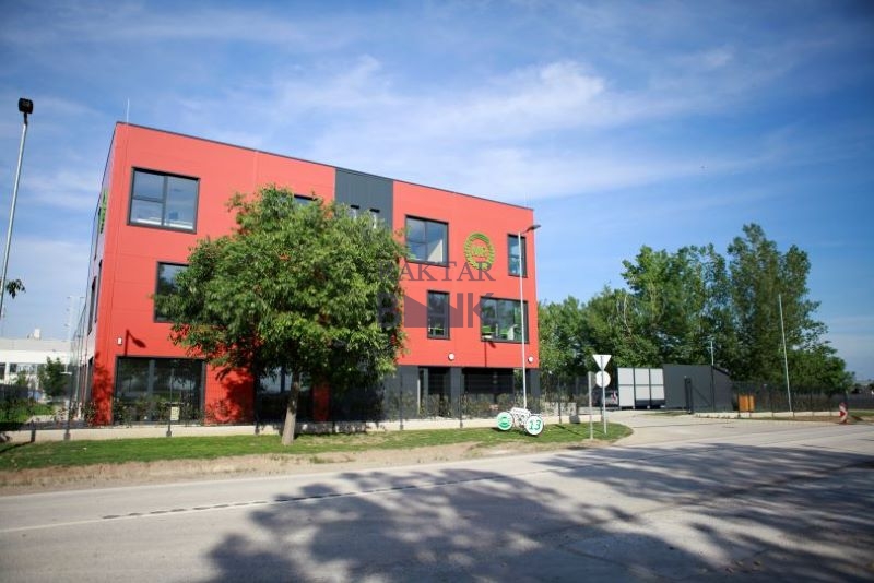 Kiadó Raktár - Kecskemét Daimler út - 5,0 EUR/m2/hó-kép(10453)