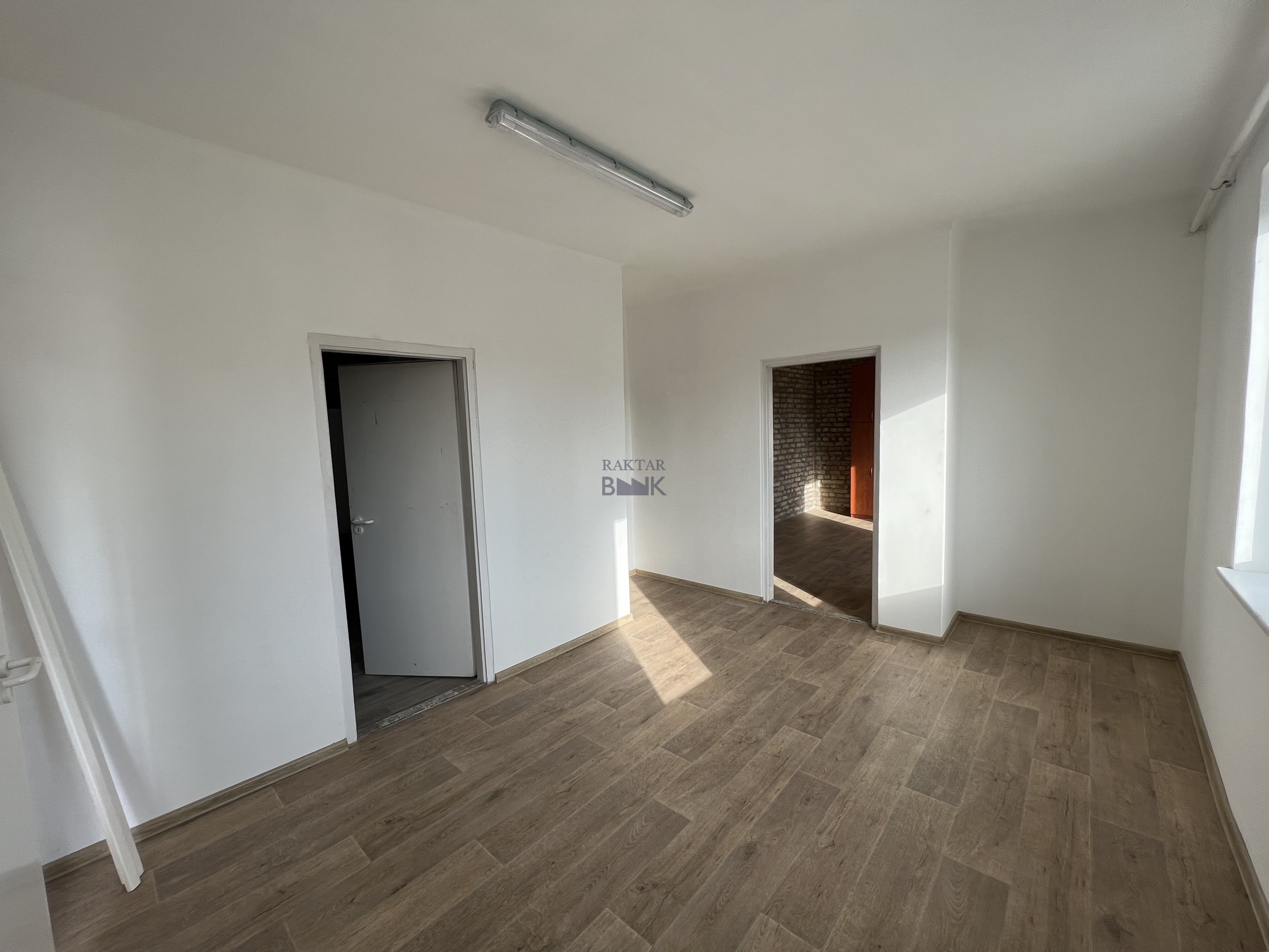 Kiadó Raktár - Lakitelek Tiszakécskei út - 615 Ft/m2/hó-kép(11583)