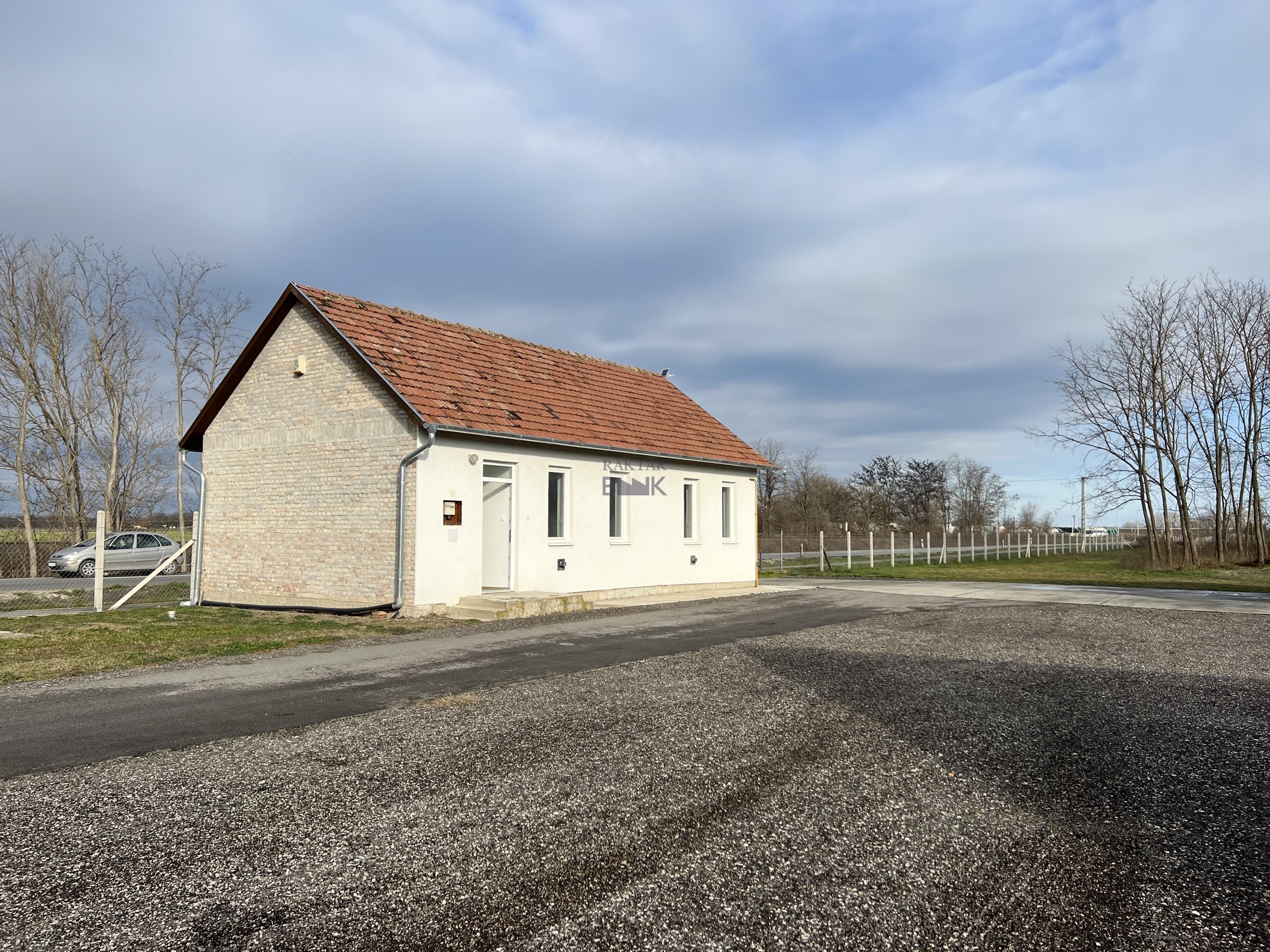Kiadó Raktár - Lakitelek Tiszakécskei út - 615 Ft/m2/hó-kép(11584)