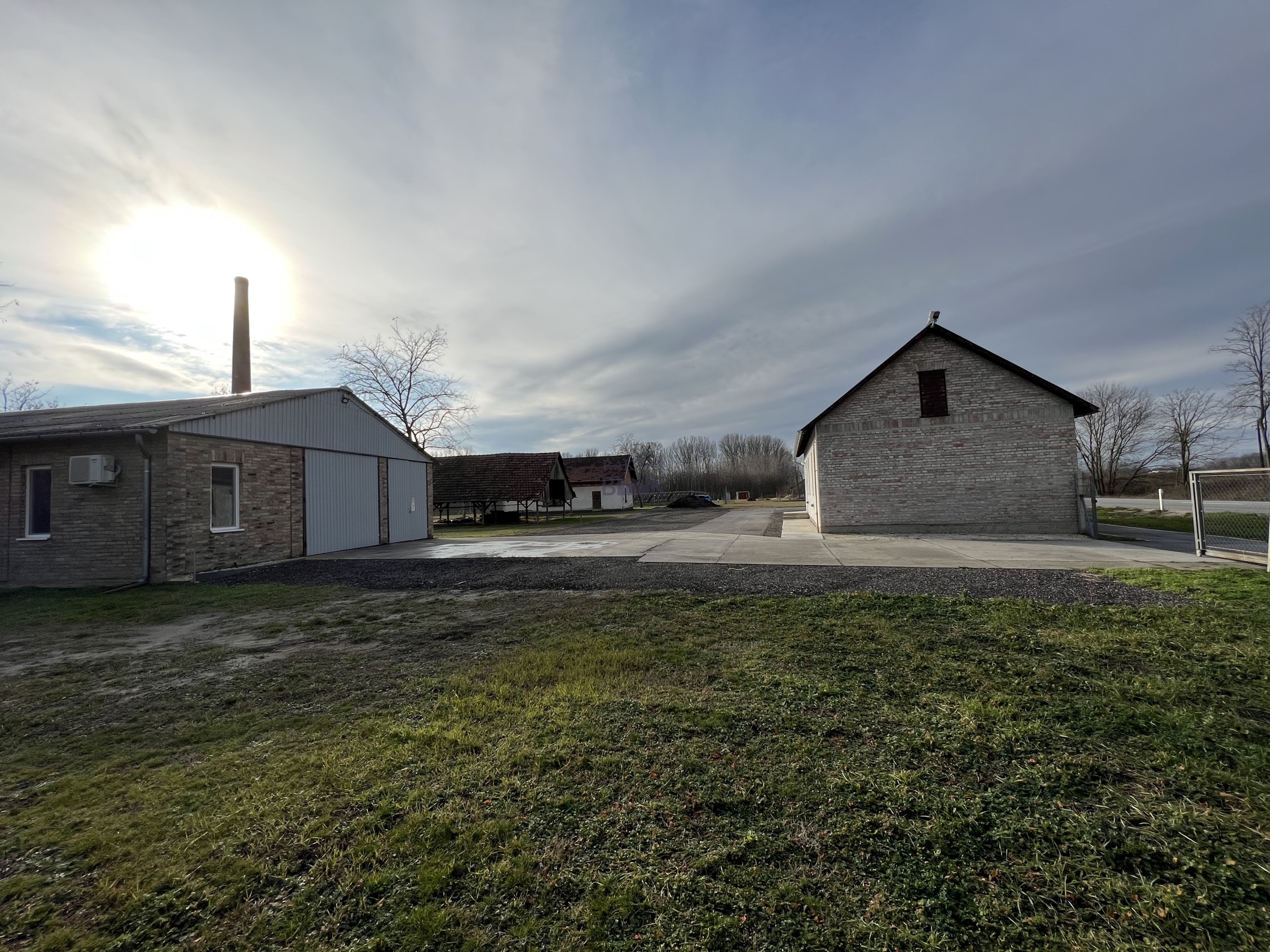 Kiadó Raktár - Lakitelek Tiszakécskei út - 615 Ft/m2/hó-kép(11589)