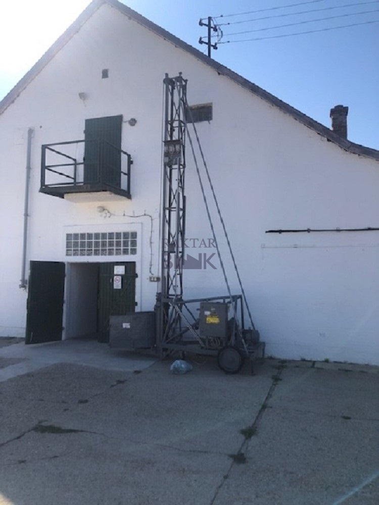 Kiadó Raktár - Veszprém Tószeg u. - 500 Ft/m2/hó-kép(12956)