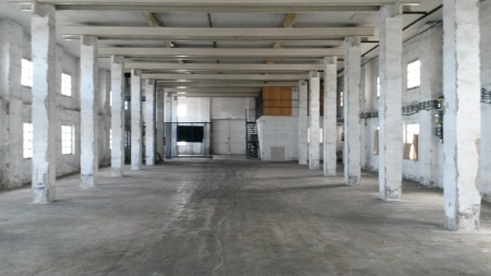 Kiadó Raktár - debrecen Attila tér - 900 Ft/m2/hó-kép(1620)