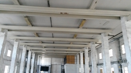 Kiadó Raktár - debrecen Attila tér - 900 Ft/m2/hó-kép(1621)
