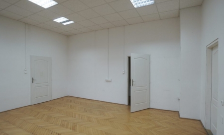 Kiadó Raktár - Sopron  - 3,2 EUR/m2/hó-kép(5831)