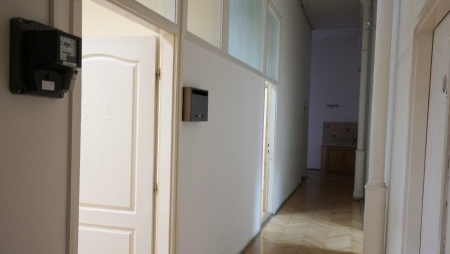 Kiadó Raktár - Sopron  - 3,2 EUR/m2/hó-kép(5832)