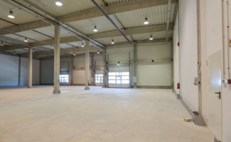 Kiadó Raktár - Nyíregyháza  - 6,0 EUR/m2/hó-kép(6215)