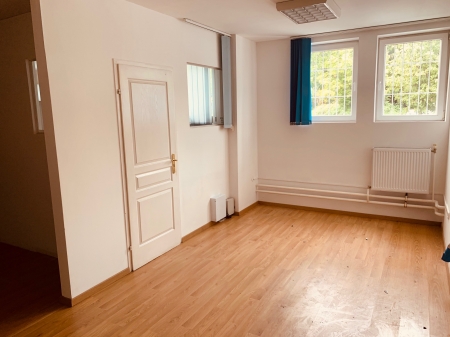 Kiadó Raktár - Budapest Csillaghegyi út - 5,0 EUR/m2/hó-kép(8015)