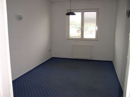Kiadó Telephely - XV. kerület Régi Fóti út - 1 551 Ft/m2/hó-kép(1253)