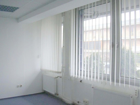 Kiadó Raktár - XIII. kerület Reitter Ferenc utca - 4,0 EUR/m2/hó-kép(3319)