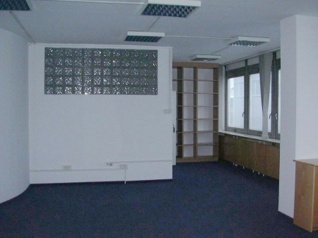 Kiadó Raktár - XIII. kerület Reitter Ferenc utca - 4,0 EUR/m2/hó-kép(3321)