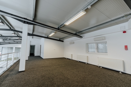 Kiadó Telephely - Szeged Algyői út - 1 463 Ft/m2/hó-kép(4625)