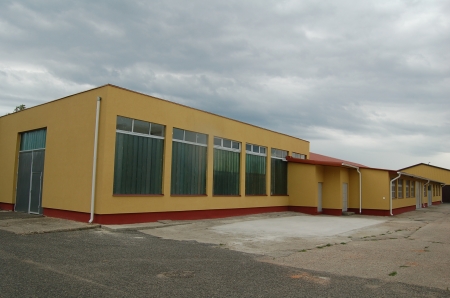 Kiadó Raktár - Nyíregyháza Kinizsi Pál út - 1 000 Ft/m2/hó-kép(6644)